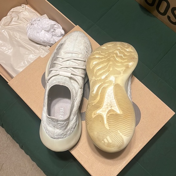 Yeezy 380 Calcite Glow - Picture 2 of 3